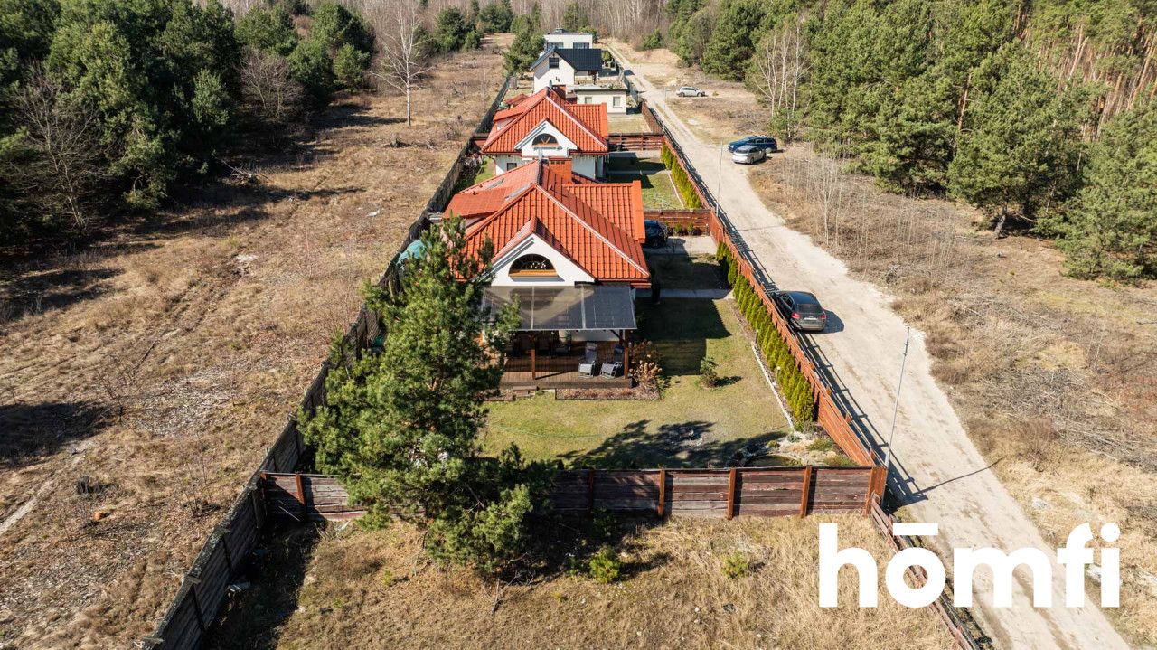 Klasyczny dworkiwy dom w leśnej okolicy z klimatyczną antresolą - Dom - Sprzedaż - Radom, Wincentów