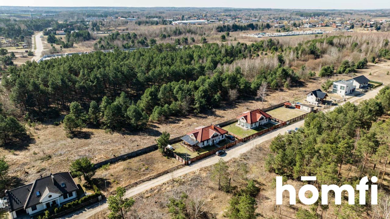 Klasyczny dworkiwy dom w leśnej okolicy z klimatyczną antresolą - Dom - Sprzedaż - Radom, Wincentów