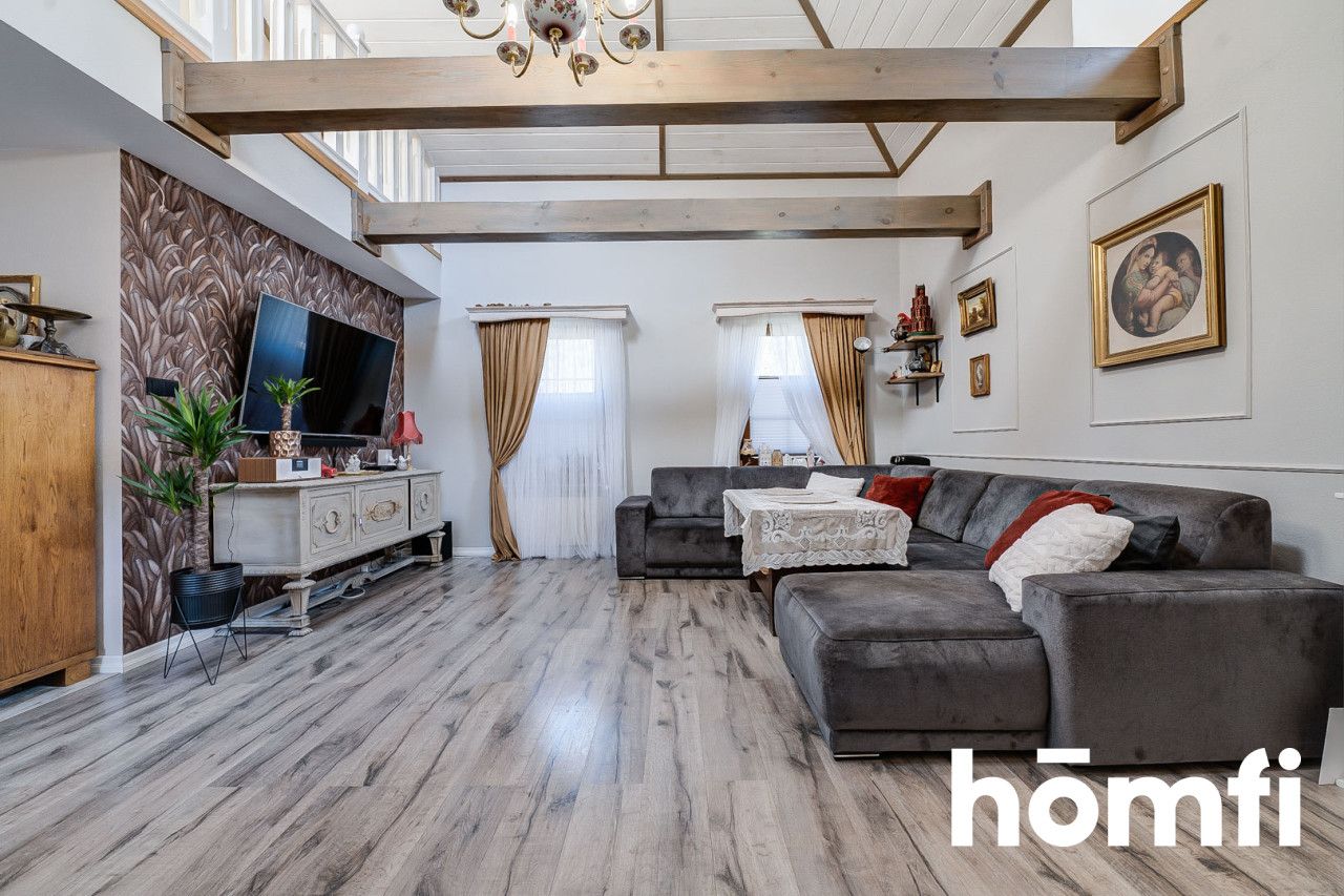 Klasyczny dworkiwy dom w leśnej okolicy z klimatyczną antresolą - Dom - Sprzedaż - Radom, Wincentów