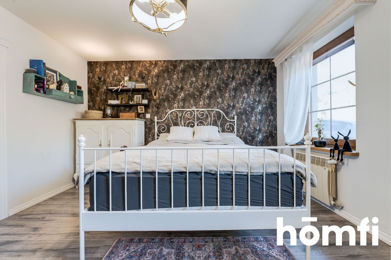 Klasyczny dworkiwy dom w leśnej okolicy z klimatyczną antresolą - Dom - Sprzedaż - Radom, Wincentów