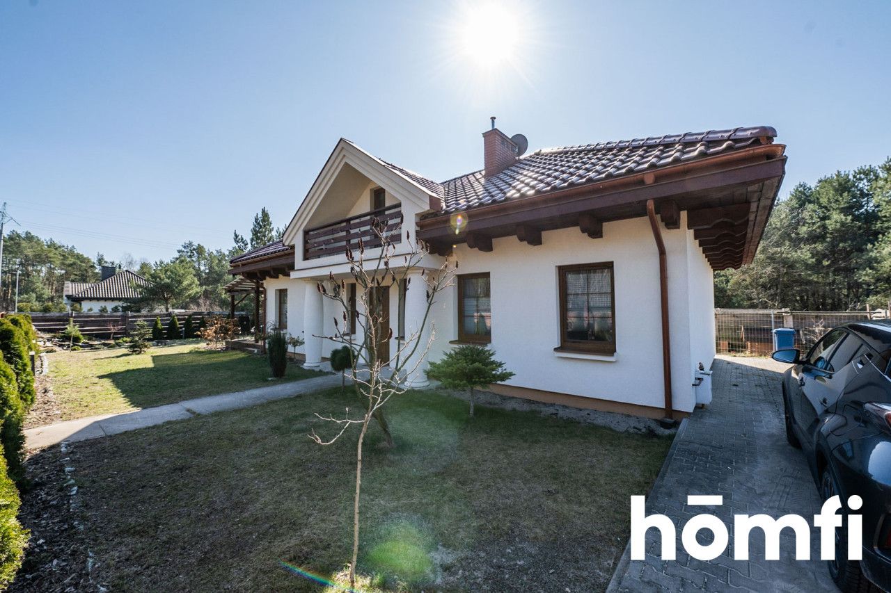 Klasyczny dworkiwy dom w leśnej okolicy z klimatyczną antresolą - Dom - Sprzedaż - Radom, Wincentów