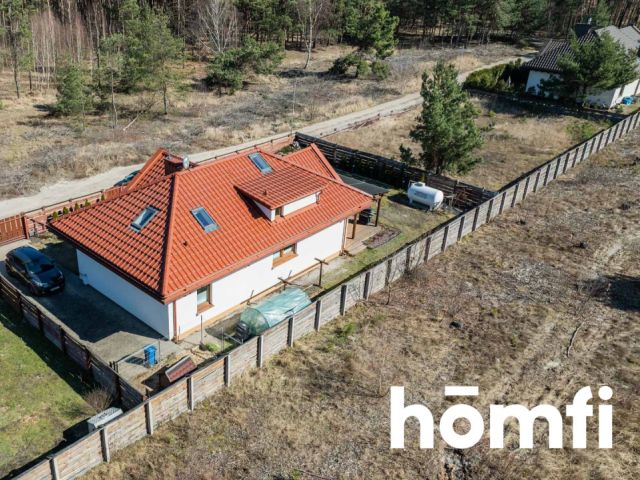 A classic manor house in a forest area with an atmospheric mezzanine - Дім - Продаж - Radom, Wincentów