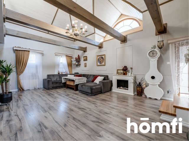 A classic manor house in a forest area with an atmospheric mezzanine - Дім - Продаж - Radom, Wincentów