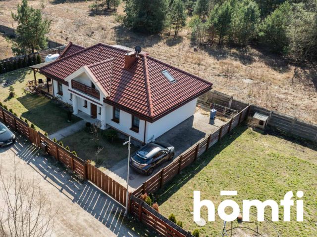 A classic manor house in a forest area with an atmospheric mezzanine - Дім - Продаж - Radom, Wincentów