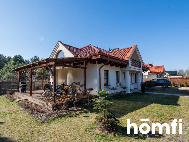 A classic manor house in a forest area with an atmospheric mezzanine - Дім - Продаж - Radom, Wincentów