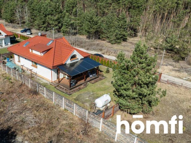 A classic manor house in a forest area with an atmospheric mezzanine - Дім - Продаж - Radom, Wincentów