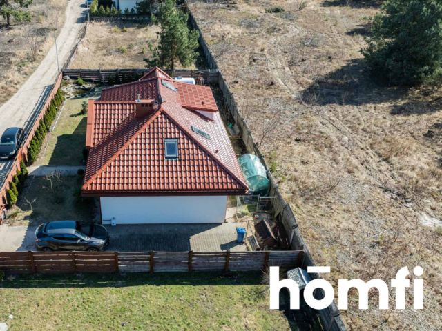 A classic manor house in a forest area with an atmospheric mezzanine - Дім - Продаж - Radom, Wincentów