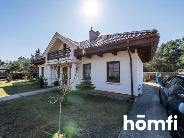 A classic manor house in a forest area with an atmospheric mezzanine - Дім - Продаж - Radom, Wincentów