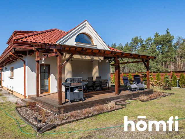 A classic manor house in a forest area with an atmospheric mezzanine - Дім - Продаж - Radom, Wincentów