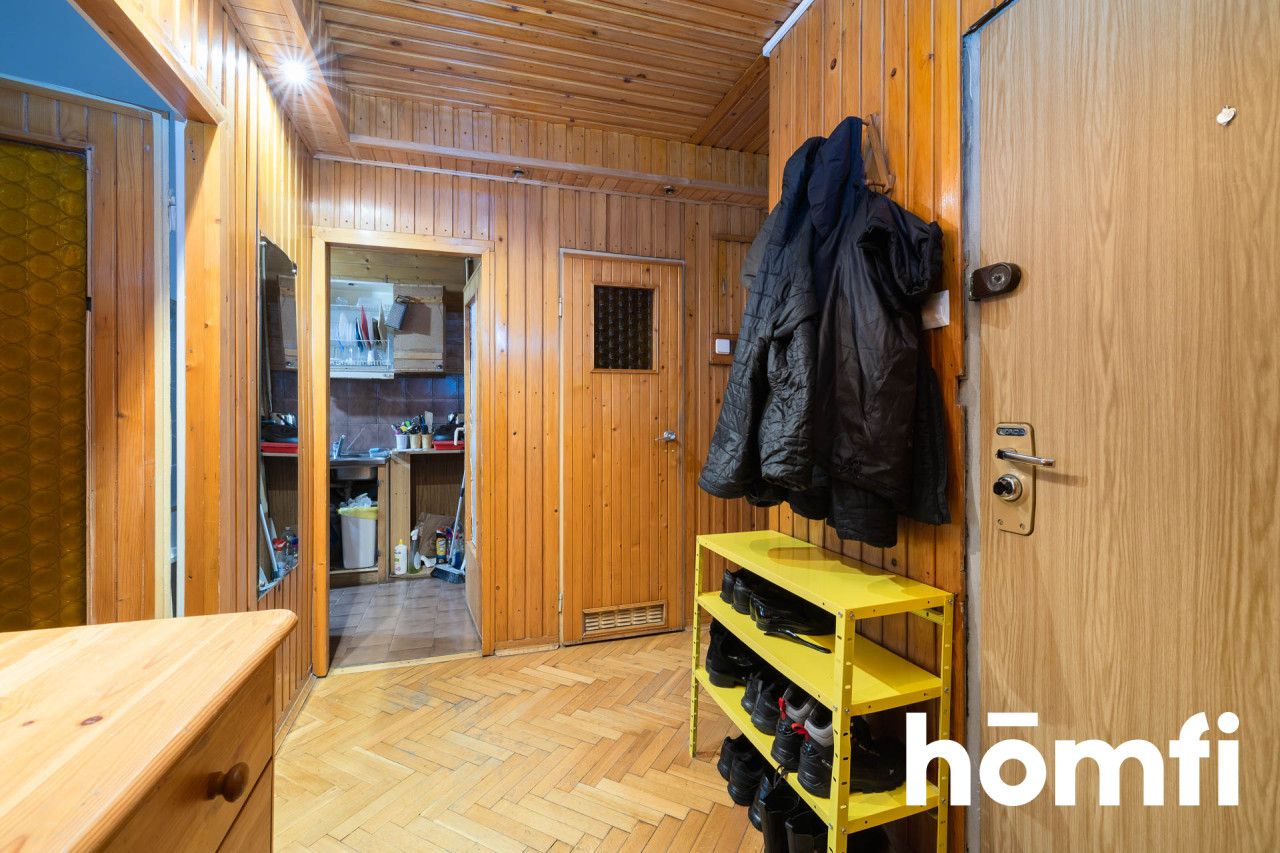 A three-room apartment with a separate kitchen and a balcony in need of renovation in a very good location - Apartment - Sale - Kraków, Nowa Huta
