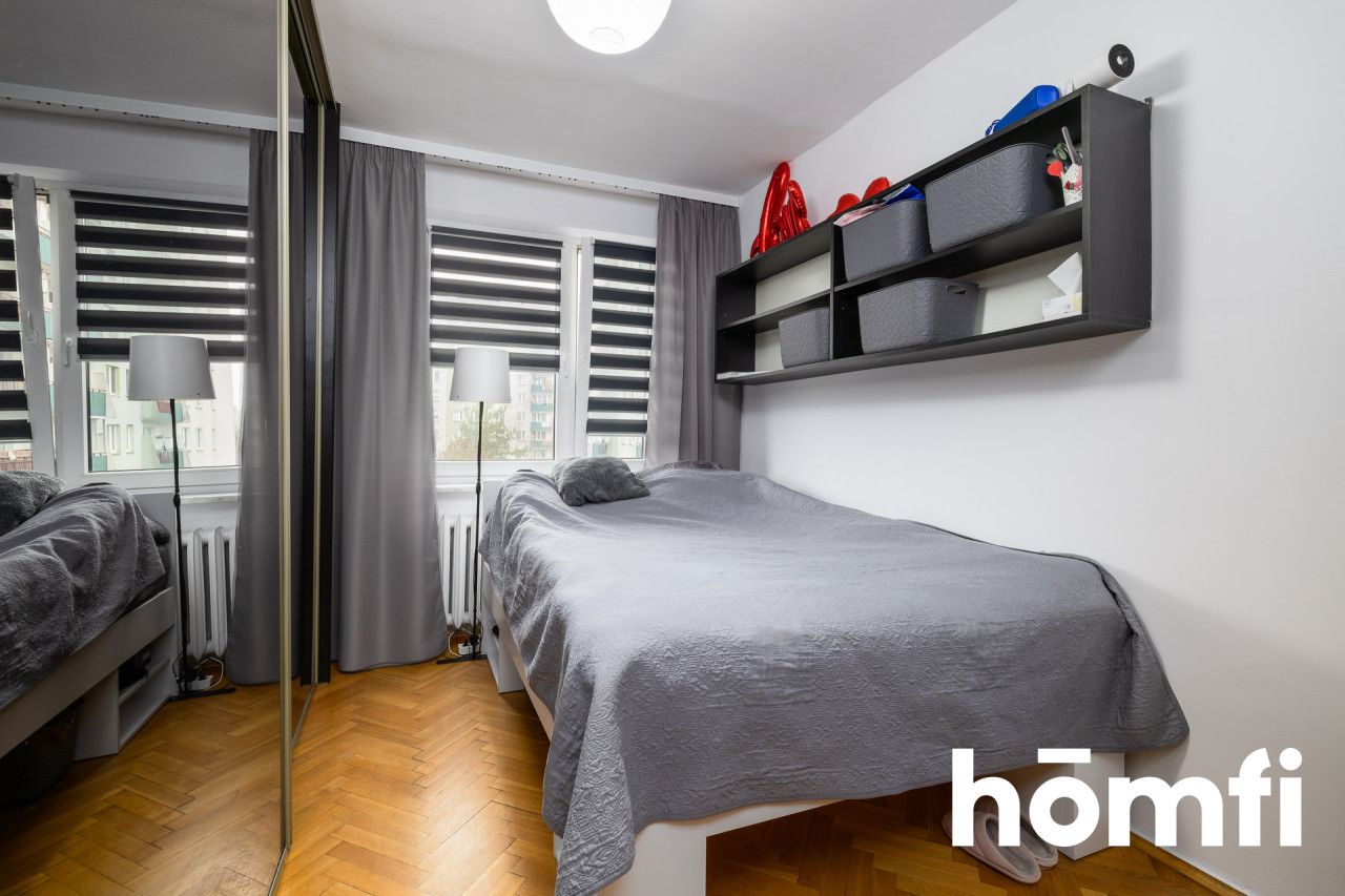 A three-room apartment with a separate kitchen and a balcony in need of renovation in a very good location - Apartment - Sale - Kraków, Nowa Huta