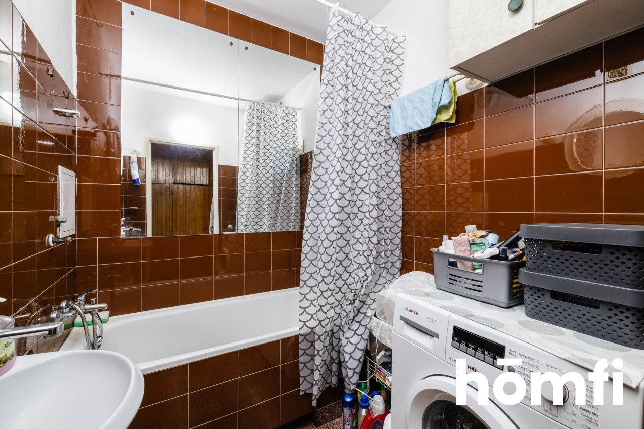 A three-room apartment with a separate kitchen and a balcony in need of renovation in a very good location - Apartment - Sale - Kraków, Nowa Huta