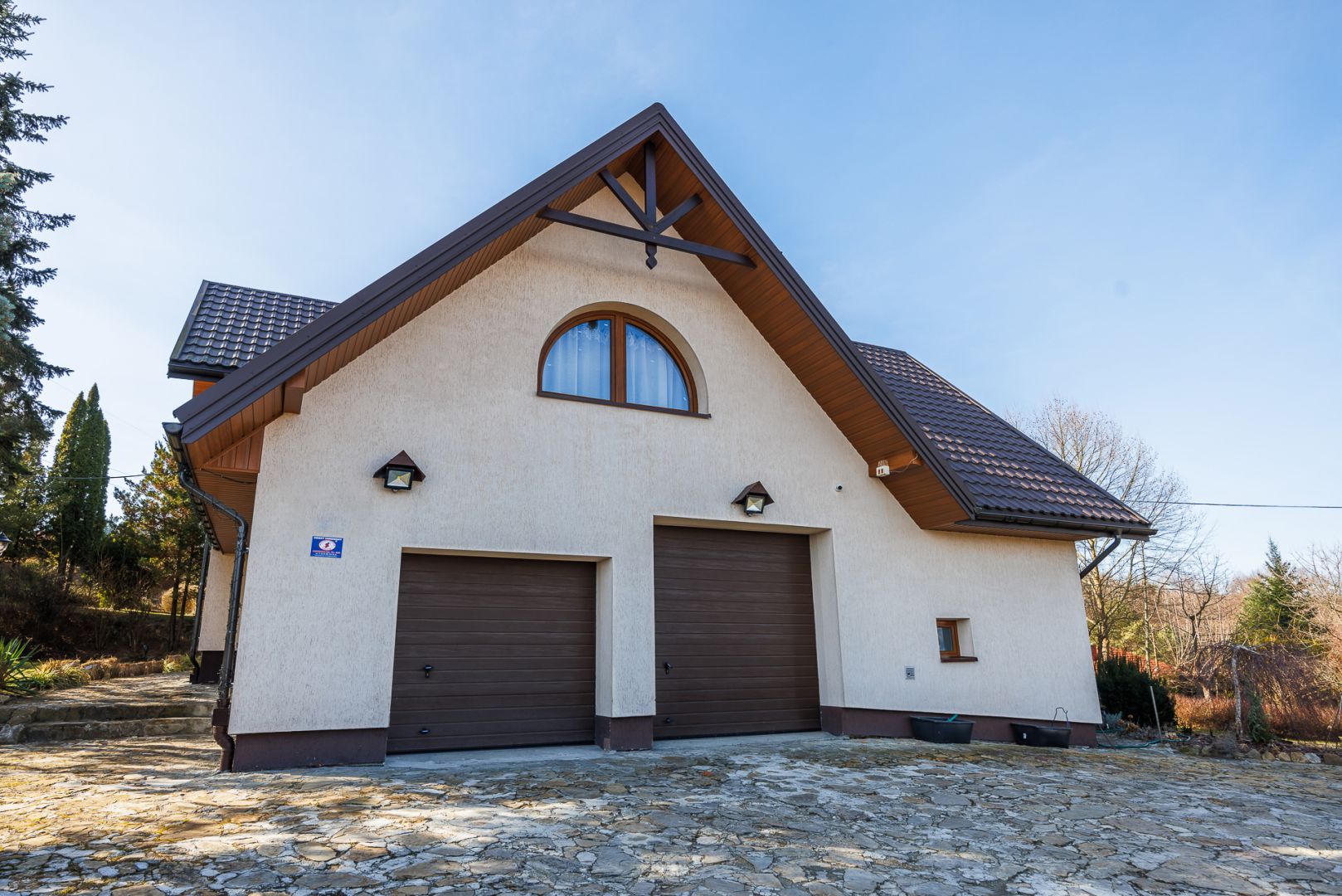 Wyjątkowy dom z ogrodem i pięknym widokiem! - Dom - Sprzedaż - Przemyski, Krasiczyn / Dybawka