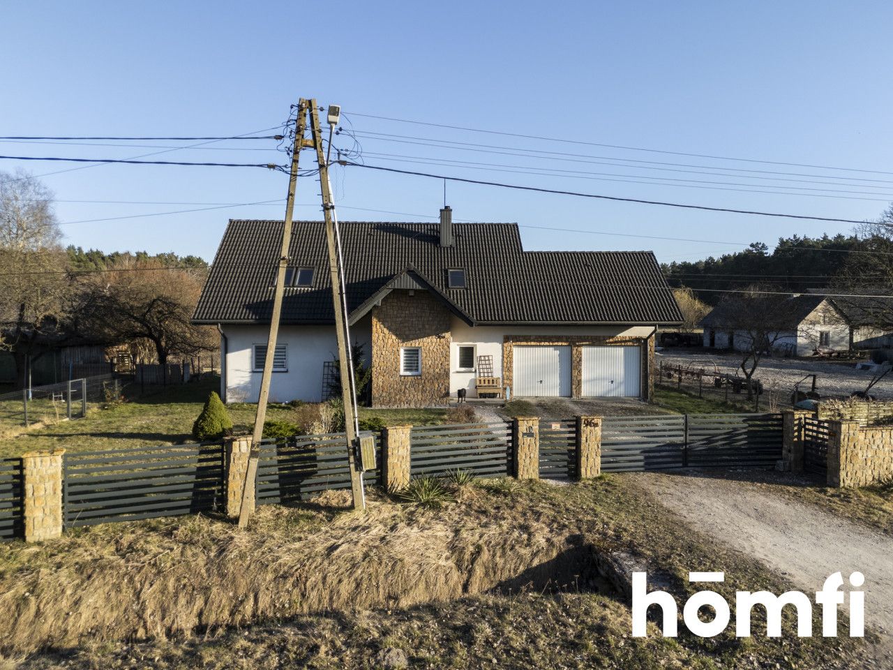 Dom blisko centrum na dużej działce - Dom - Sprzedaż - Włoszczowski, Włoszczowa