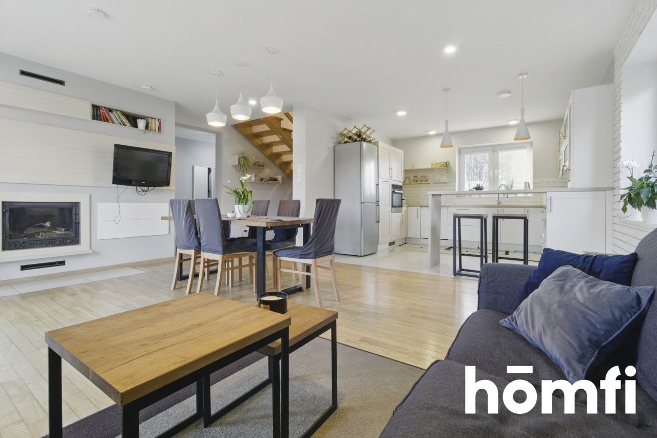 Dom blisko centrum na dużej działce - Dom - Sprzedaż - Włoszczowski, Włoszczowa