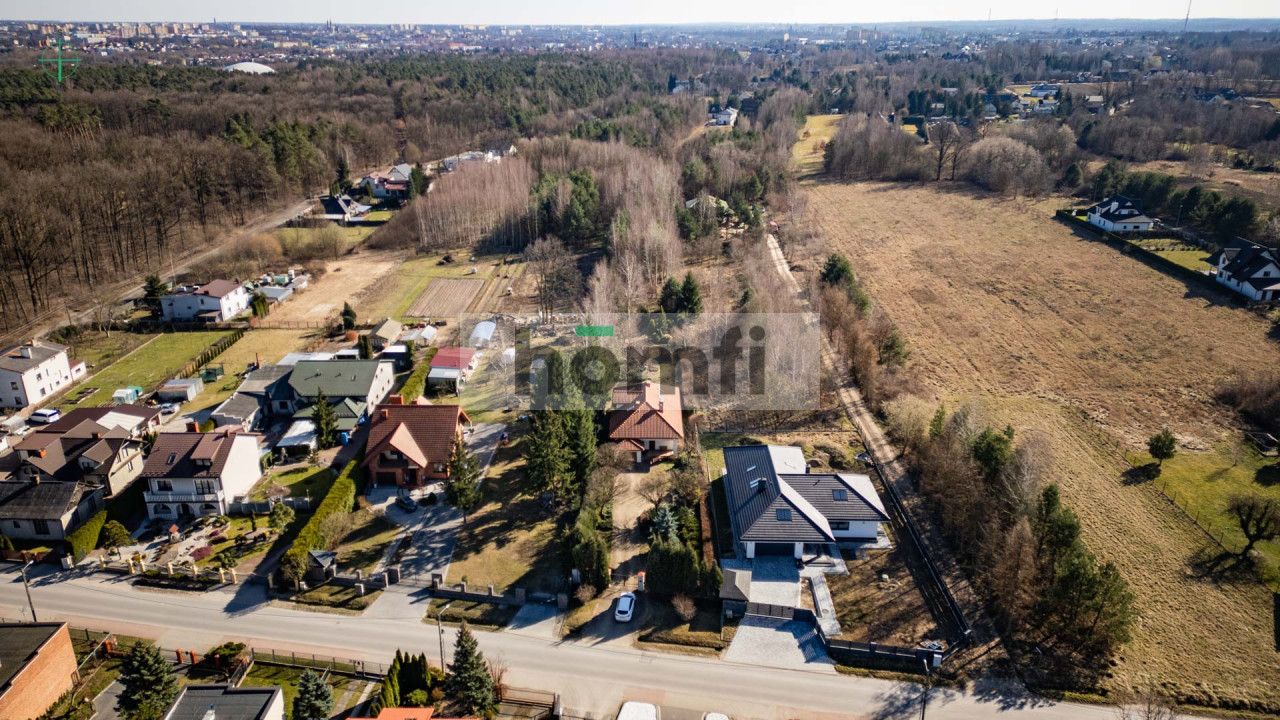 Klimatyczny dom z ciekawym ogrodem i laskiem - Dom - Sprzedaż - Radomski, Zakrzew / Janiszew