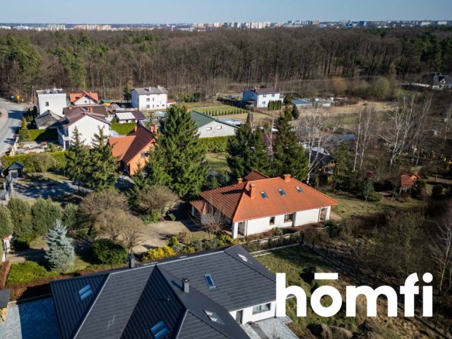 Klimatyczny dom z ciekawym ogrodem i laskiem - Dom - Sprzedaż - Radomski, Zakrzew / Janiszew