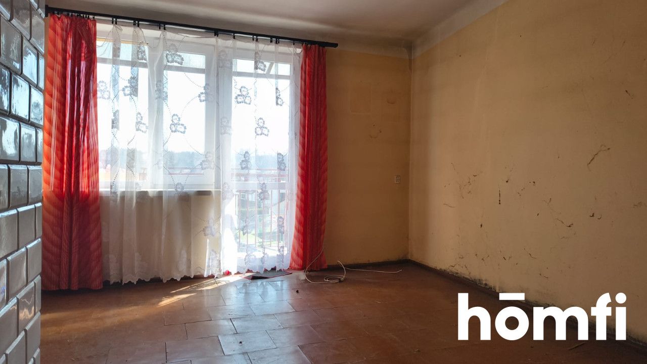 APARTMENT FOR RENOVATION WITH A VIEW ON THE CASTLE IN IŁŻA - Apartment - Sale - Radomski, Iłża