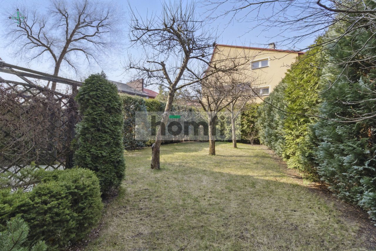 Spacious house in a great location - Дім - Продаж - Kielce, Bukówka