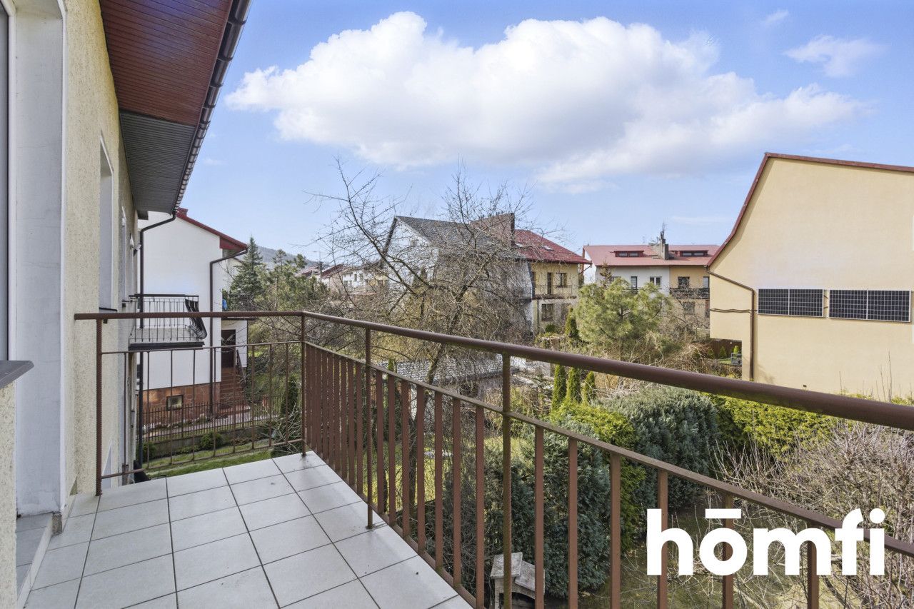 Spacious house in a great location - Дім - Продаж - Kielce, Bukówka
