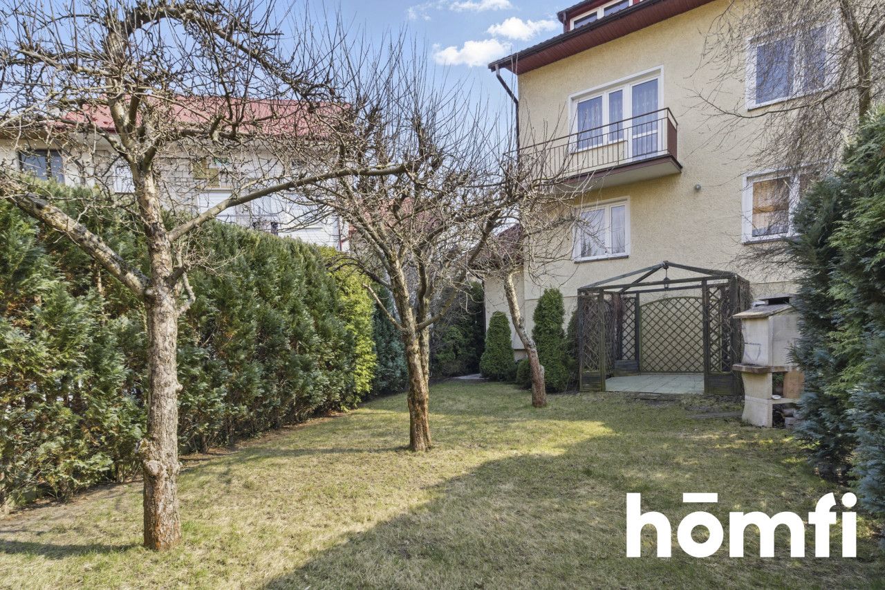 Spacious house in a great location - Дім - Продаж - Kielce, Bukówka