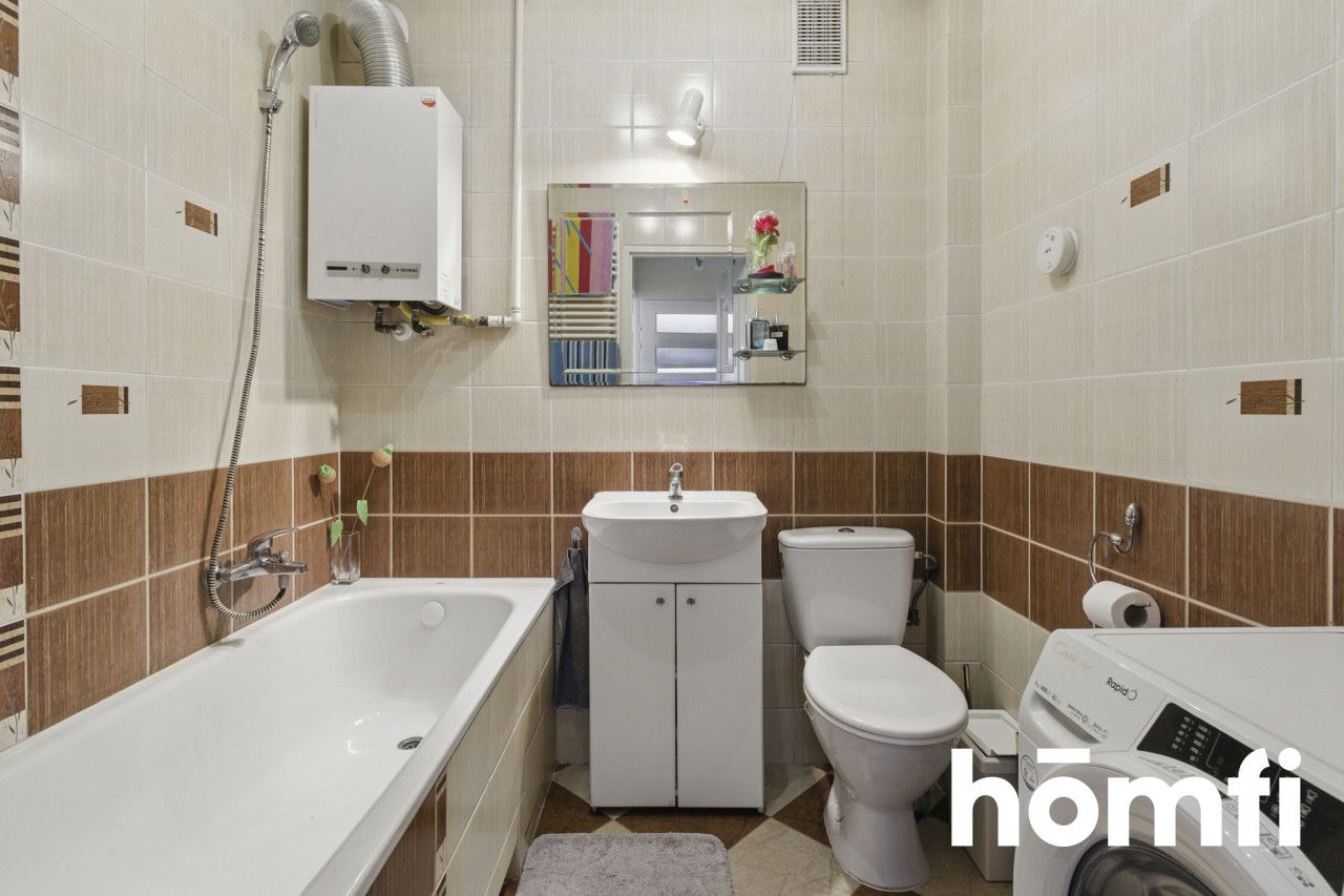 Spacious house in a great location - Дім - Продаж - Kielce, Bukówka