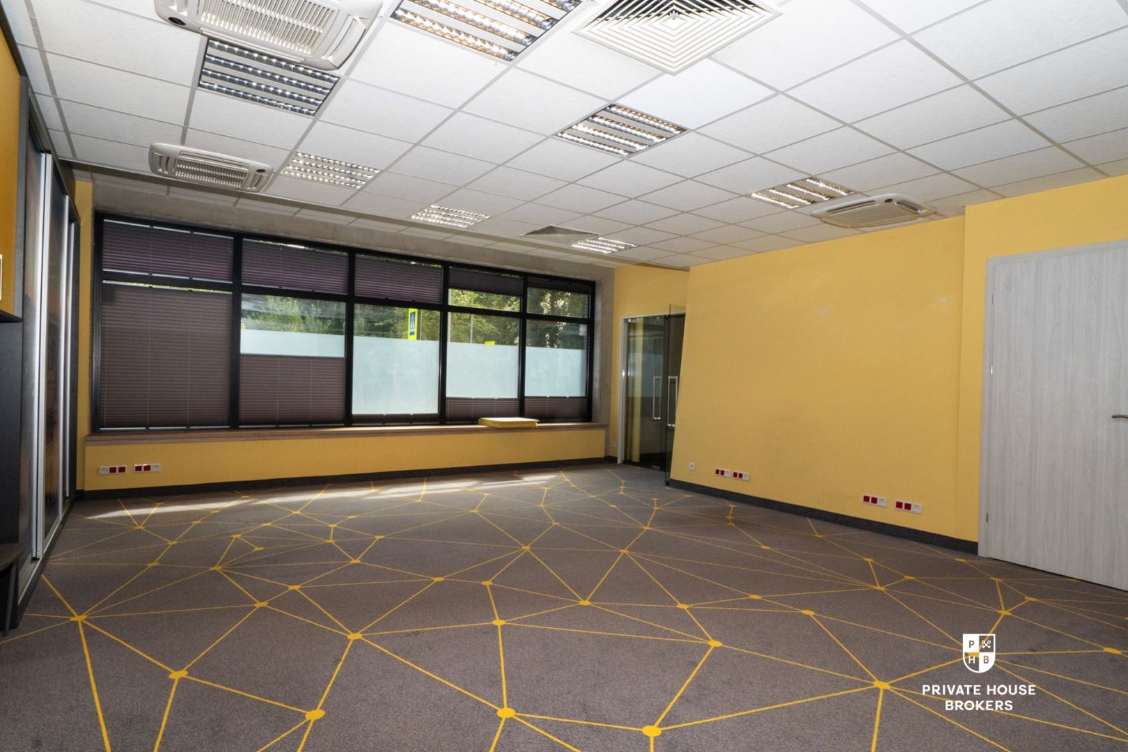 Ground floor premises Ruczaj 296 sqm - Комерційне приміщення - Оренда - Kraków, Ruczaj