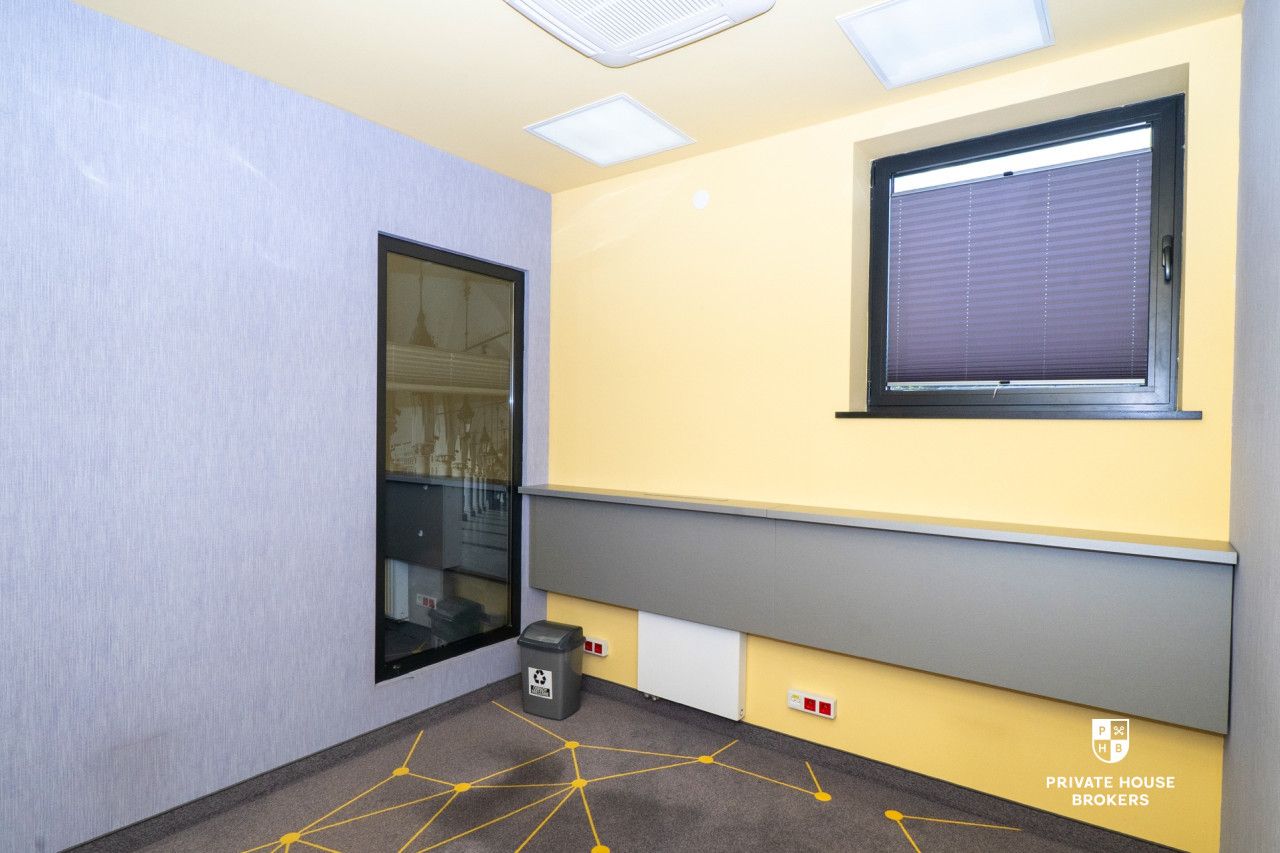 Ground floor premises Ruczaj 296 sqm - Комерційне приміщення - Оренда - Kraków, Ruczaj