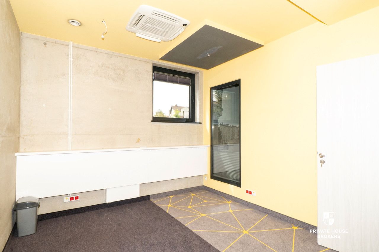 Ground floor premises Ruczaj 296 sqm - Комерційне приміщення - Оренда - Kraków, Ruczaj