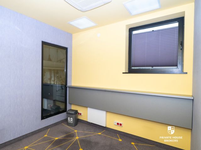 Ground floor premises Ruczaj 296 sqm - Комерційне приміщення - Оренда - Kraków, Ruczaj