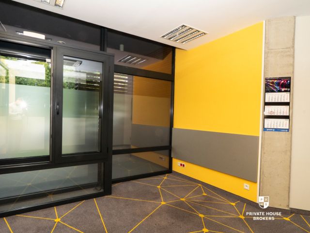 Ground floor premises Ruczaj 296 sqm - Комерційне приміщення - Оренда - Kraków, Ruczaj