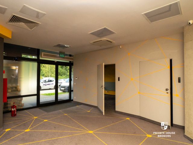 Ground floor premises Ruczaj 296 sqm - Комерційне приміщення - Оренда - Kraków, Ruczaj