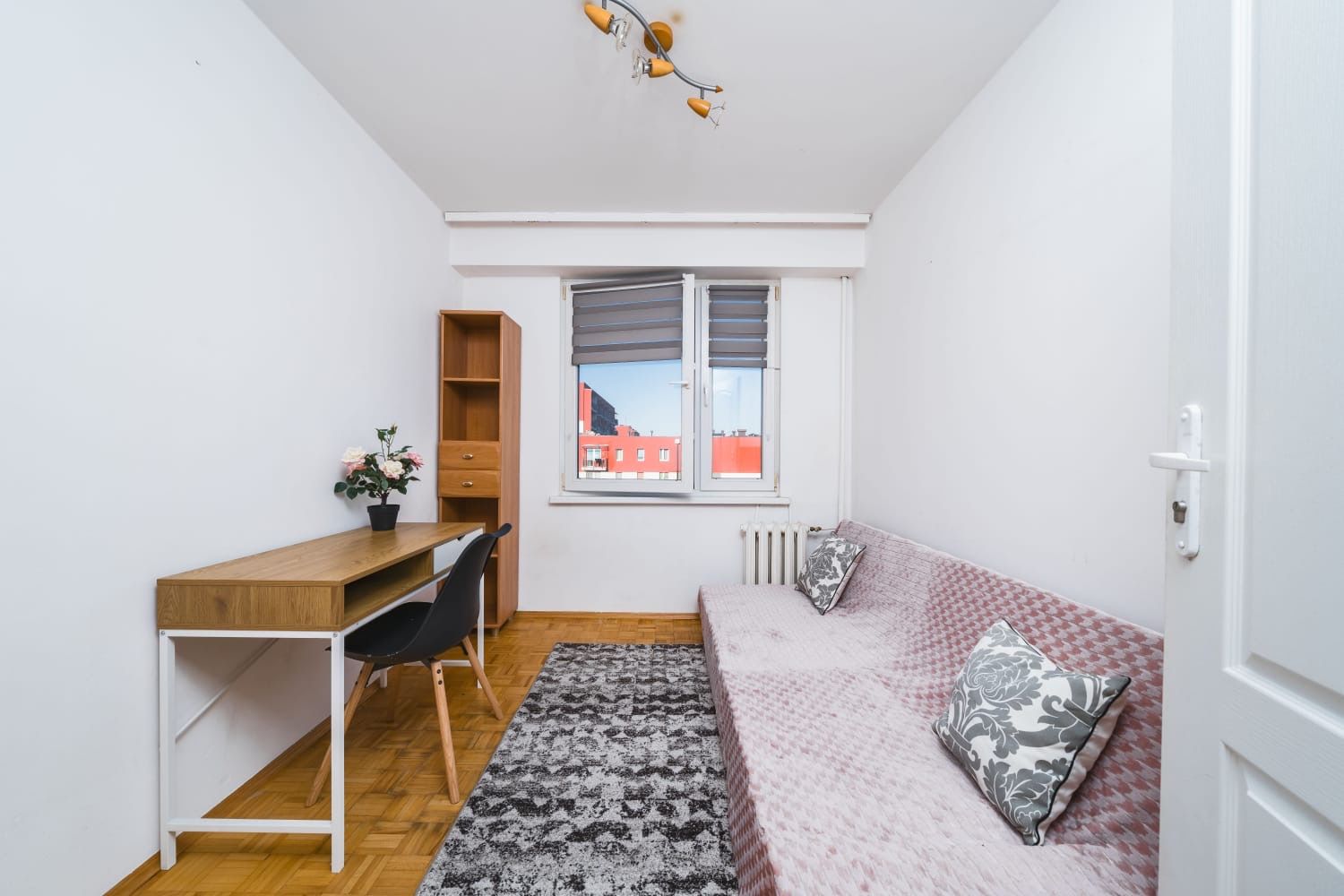 Bright, four-room aparment with a balcony for a family in Tarnów! - Apartment - Rent - Tarnów, Grabówka
