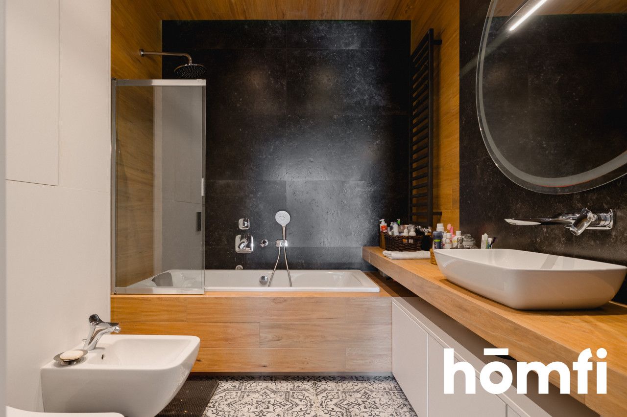 Poniemiecki dom 390m2 + dwie działki budowlane na Brochowie - Дім - Продаж - Wrocław, Krzyki / Brochów