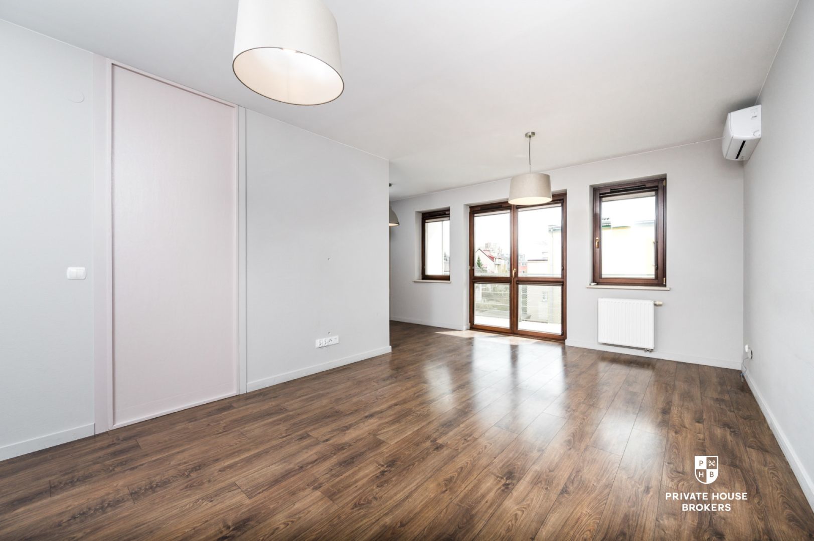 Spacious apartment, on the Lea Street - Комерційне приміщення - Оренда - Kraków, Krowodrza