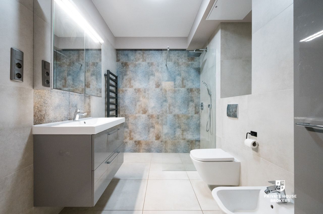 Spacious apartment, on the Lea Street - Комерційне приміщення - Оренда - Kraków, Krowodrza