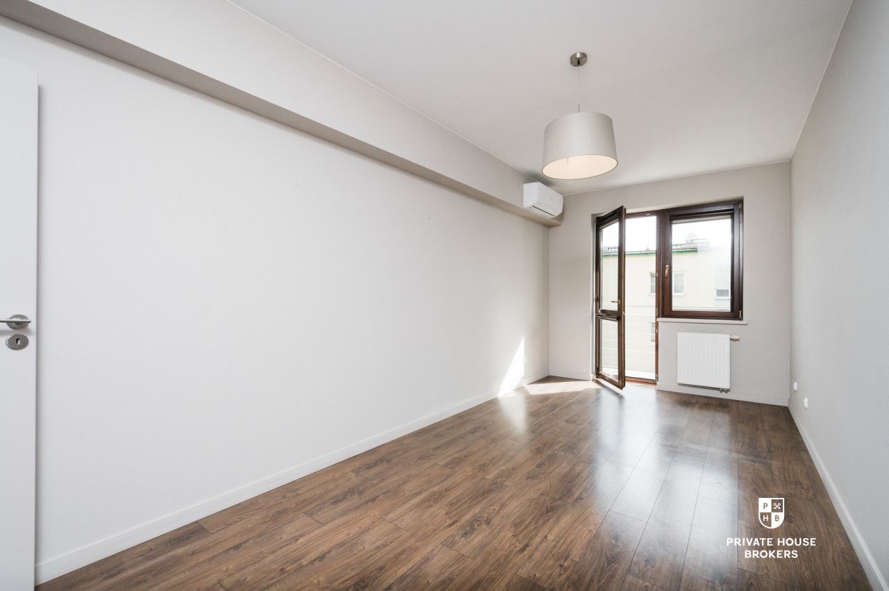 Spacious apartment, on the Lea Street - Комерційне приміщення - Оренда - Kraków, Krowodrza