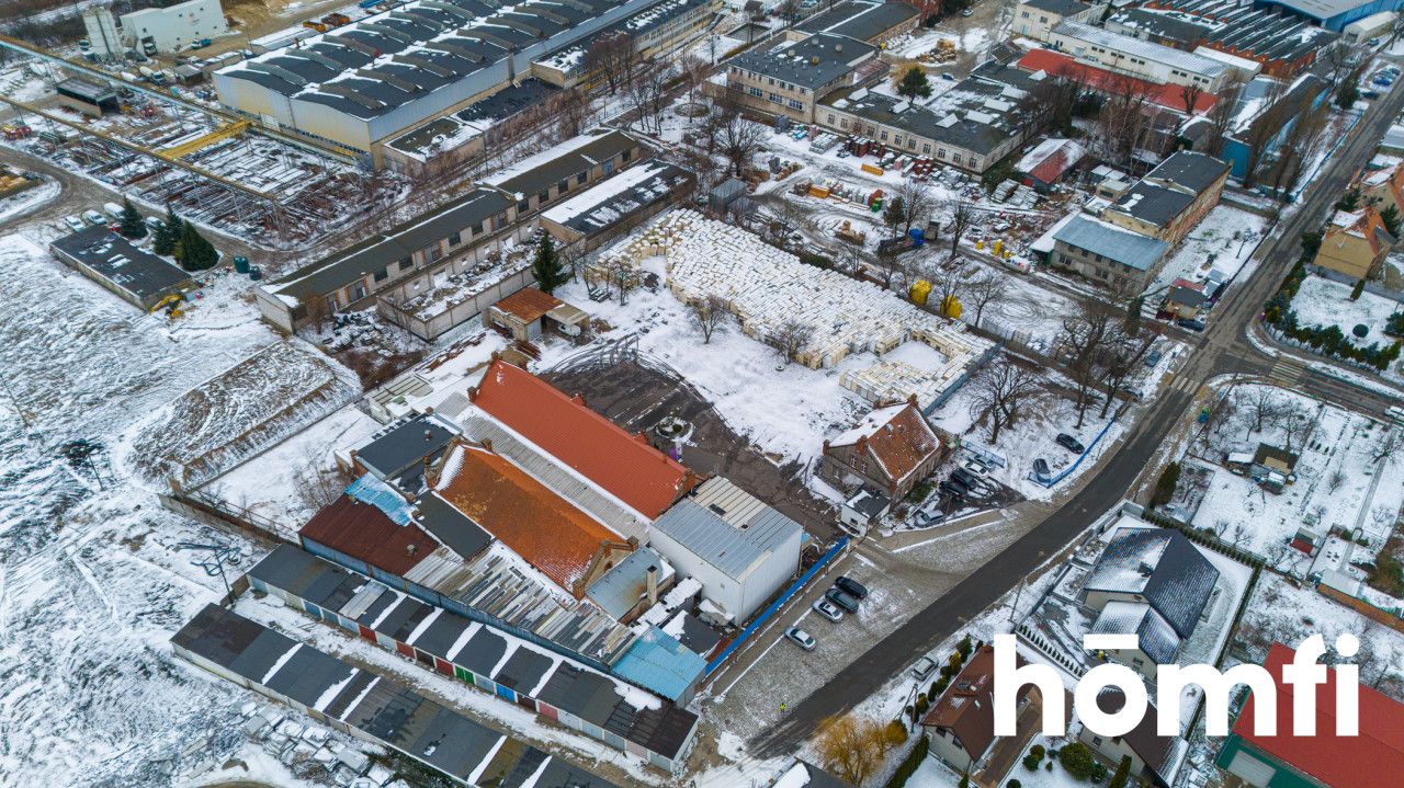 Large plot with a building, for your own arrangement - Ділянка - Продаж - Świdnicki, Strzegom