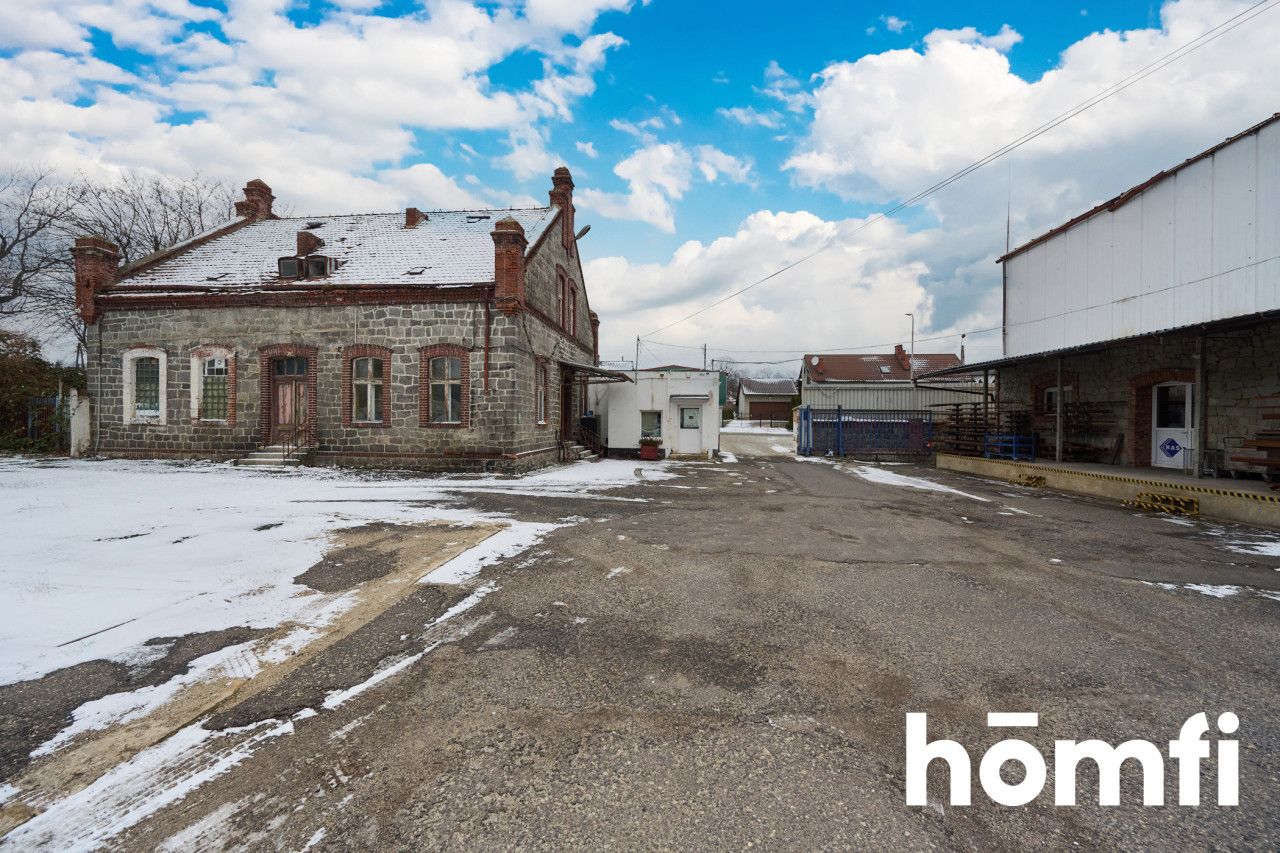 Large plot with a building, for your own arrangement - Ділянка - Продаж - Świdnicki, Strzegom