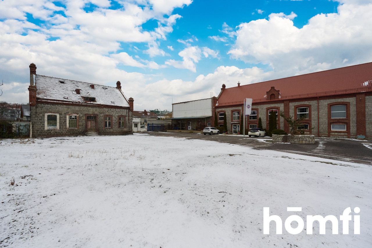 Large plot with a building, for your own arrangement - Ділянка - Продаж - Świdnicki, Strzegom