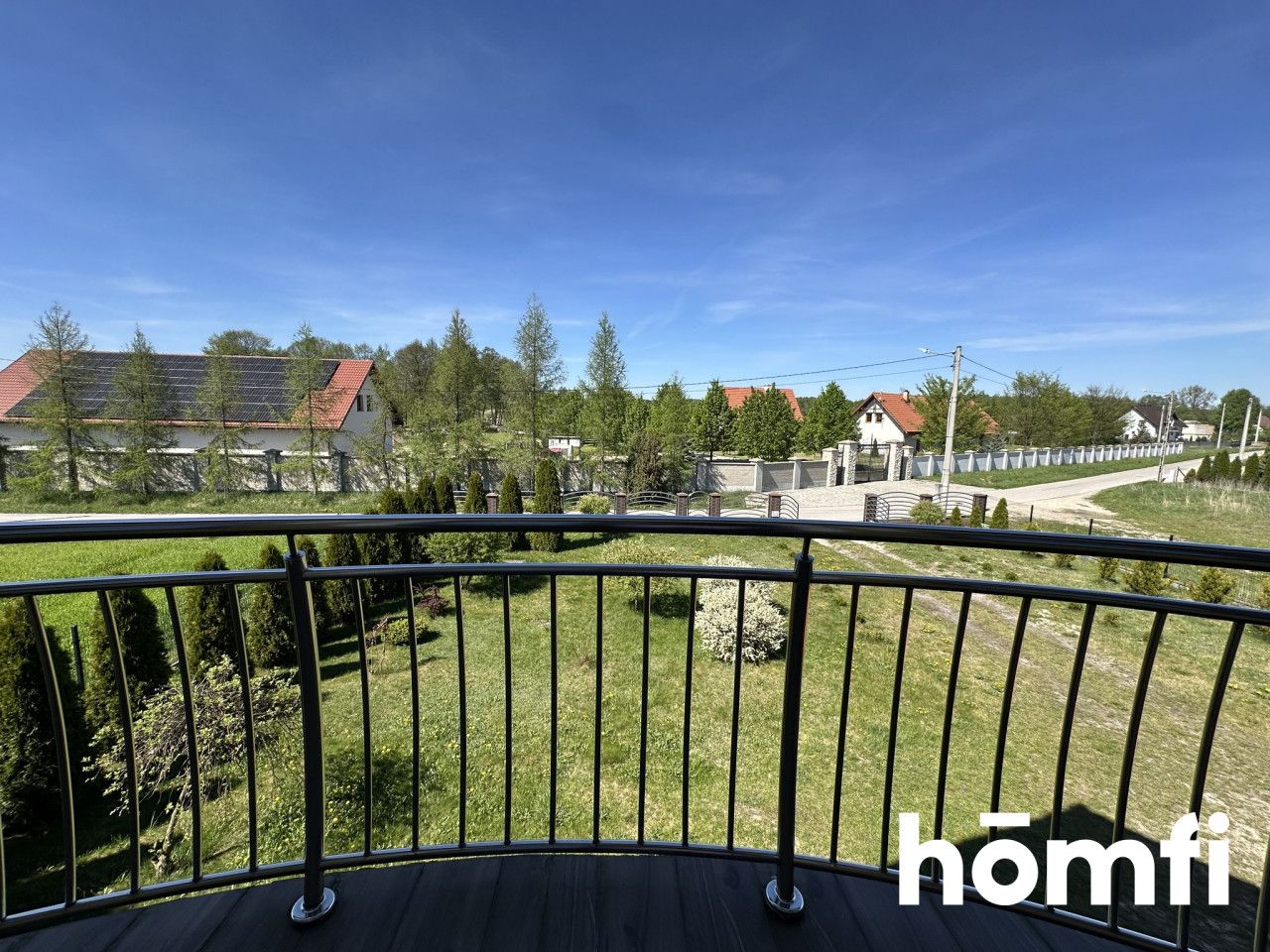 A cozy house surrounded by greenery – perfect for a family - Дім - Продаж - Jędrzejowski, Małogoszcz / Kozłów