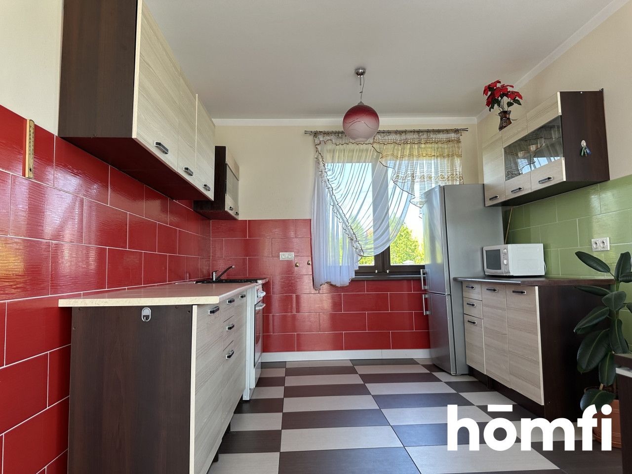 A cozy house surrounded by greenery – perfect for a family - Дім - Продаж - Jędrzejowski, Małogoszcz / Kozłów