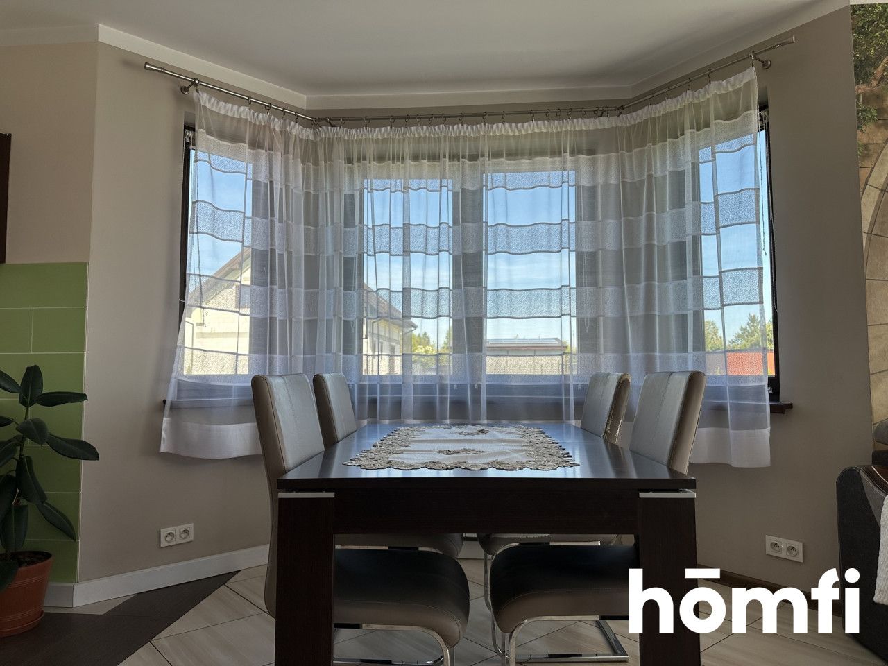 A cozy house surrounded by greenery – perfect for a family - Дім - Продаж - Jędrzejowski, Małogoszcz / Kozłów