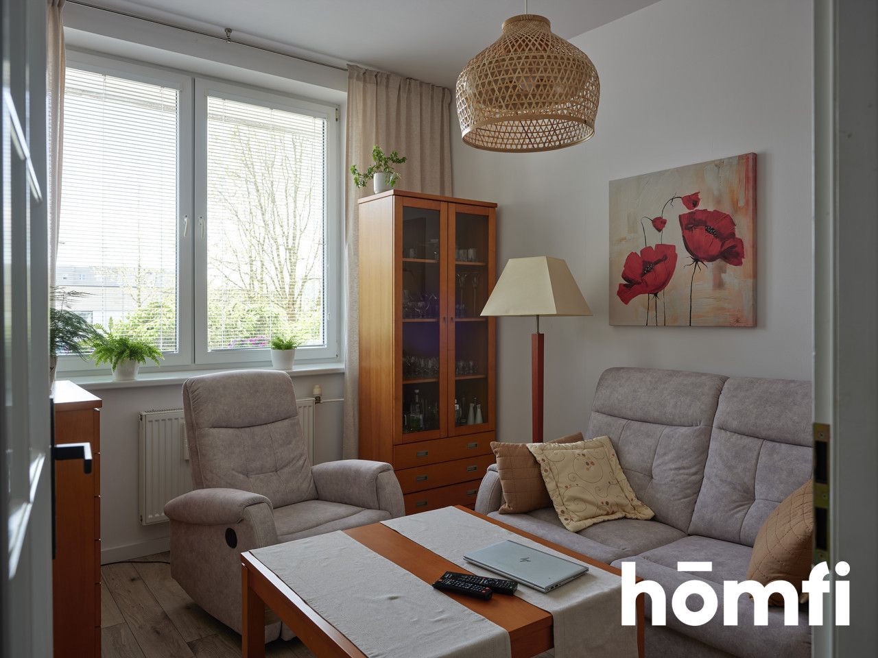 Spacious 4-room apartment by the sea – full of potential! - Apartment - Sale - Kołobrzeski, Kołobrzeg