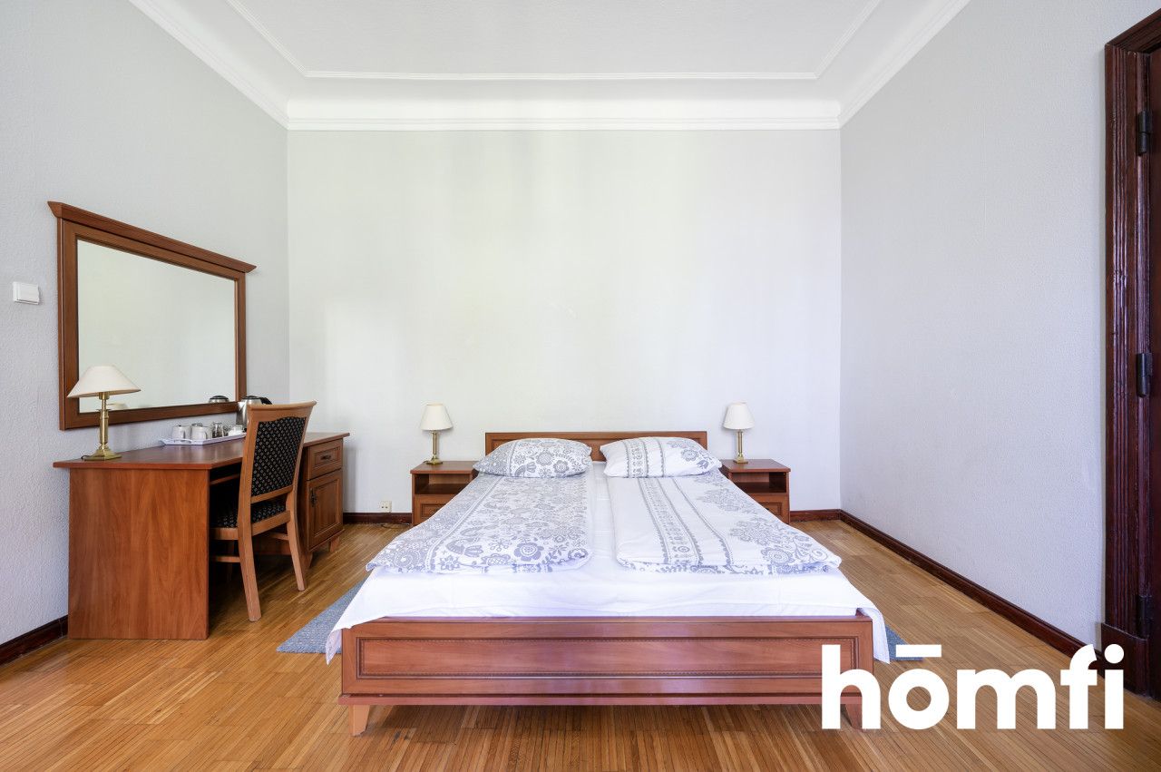 Dworek myśliwski - hotel w Łagiewnikach - Lokal użytkowy - Sprzedaż - Łódź, Bałuty