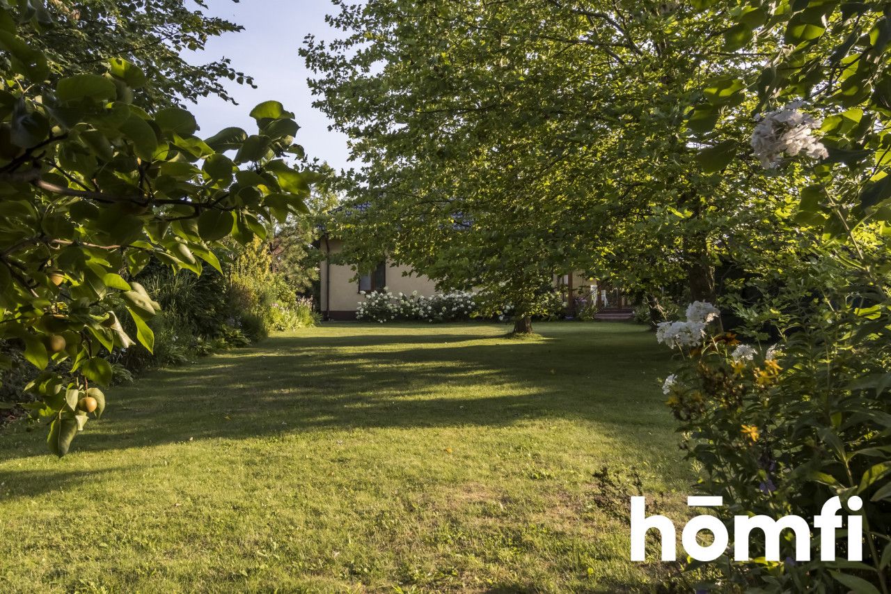 A LARGE HOUSE WITH A PICTURESQUE Plot IN A UNIQUE STYLE - Дім - Продаж - Radomski, Zakrzew / Wacyn