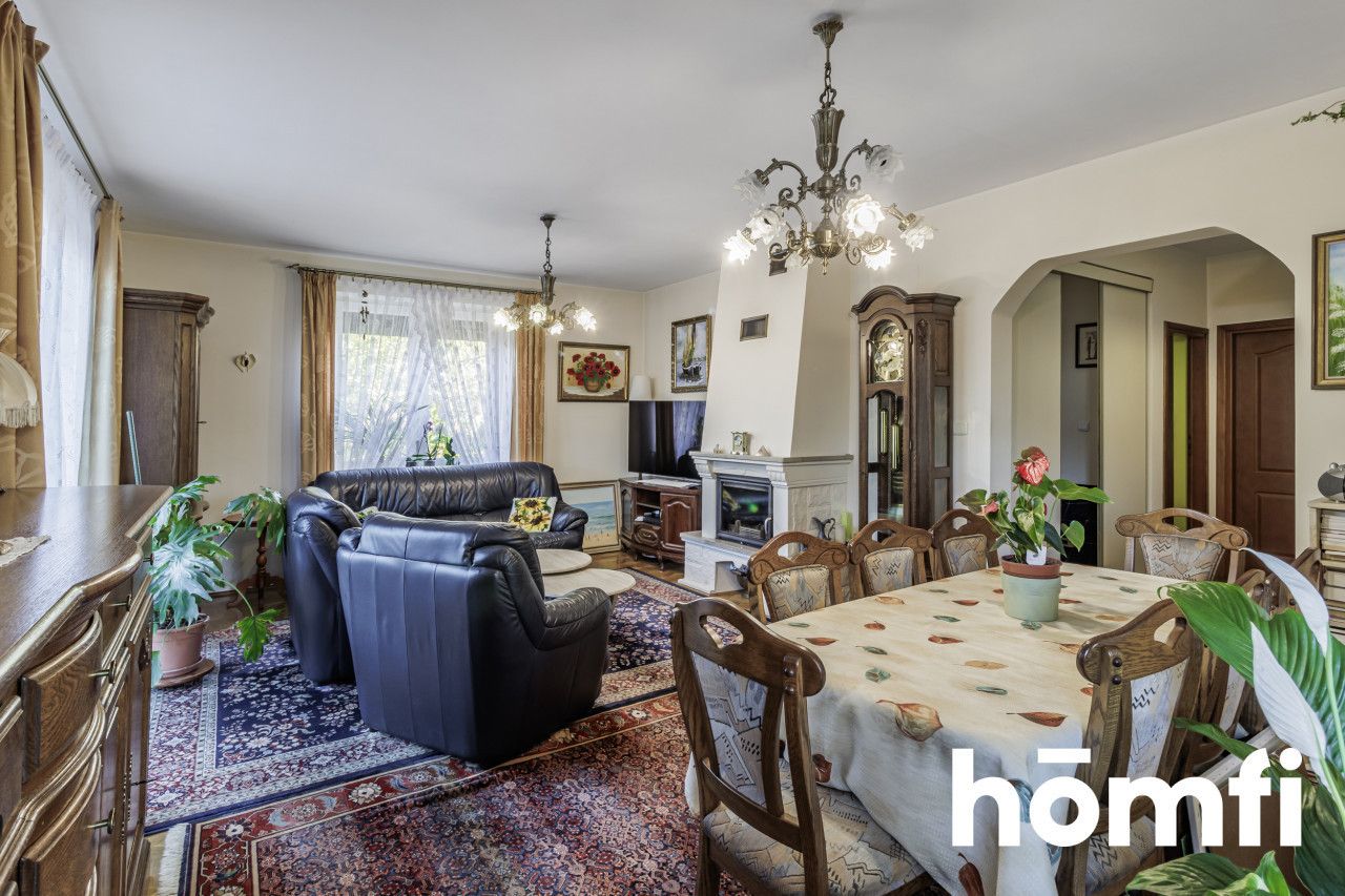 A LARGE HOUSE WITH A PICTURESQUE Plot IN A UNIQUE STYLE - Дім - Продаж - Radomski, Zakrzew / Wacyn