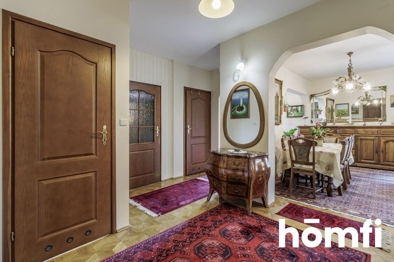 A LARGE HOUSE WITH A PICTURESQUE Plot IN A UNIQUE STYLE - Дім - Продаж - Radomski, Zakrzew / Wacyn