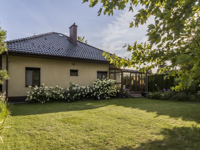 DOM Z MALOWNICZĄ DZIAŁKĄ W NIEPOWTARZALNYM STYLU - Dom - Sprzedaż - Radomski, Zakrzew / Wacyn