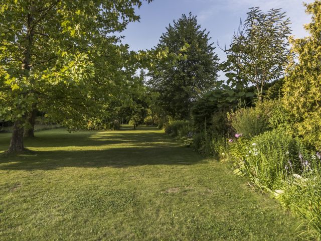 DOM Z MALOWNICZĄ DZIAŁKĄ W NIEPOWTARZALNYM STYLU - Dom - Sprzedaż - Radomski, Zakrzew / Wacyn